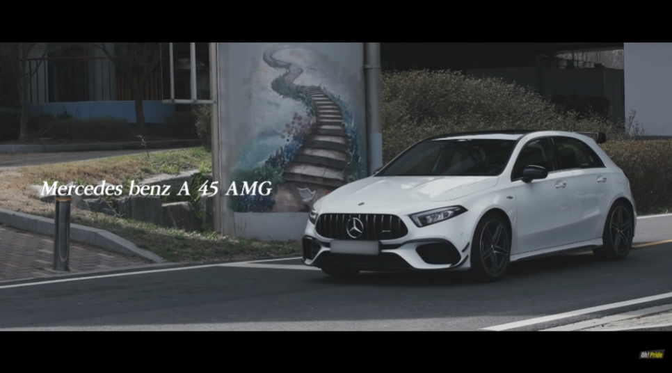 벤츠 A45 AMG 말이 필요 없는 최고의 벤츠 펀카 관련 이미지 3