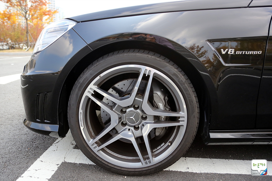 [시승기] 벤츠 e63AMG! 메르세데스 전통을 그대로 계승한 무서운 세단! + e클래스 페이스리프트 + 삼다연(논현동맛집,제주도흑돼지전문점) 관련 이미지 23