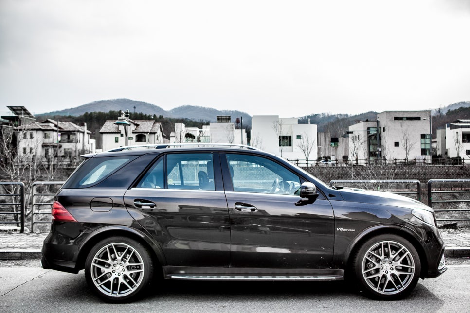 벤츠 GLE 63 AMG 시승기 - 스포츠카와 SUV의 교차점 관련 이미지 6
