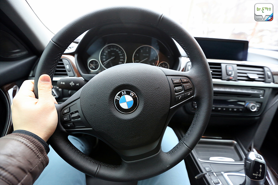[시승기] bmw 320d 투어링 M 스포츠 패키지! 세단과 비교해서 합리적이지만 아직은 낯선 왜건! 관련 이미지 17