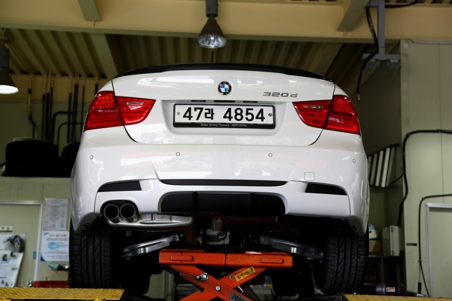 BMW e90 320d 블랙엔 화이트 에디션 하루에 두번 휠 바꾸다!! ( 광명 ez 타이어+ 산본 스타일+ 동판교 맛집+ 커피그리고사람들+브런치) 관련 이미지 21