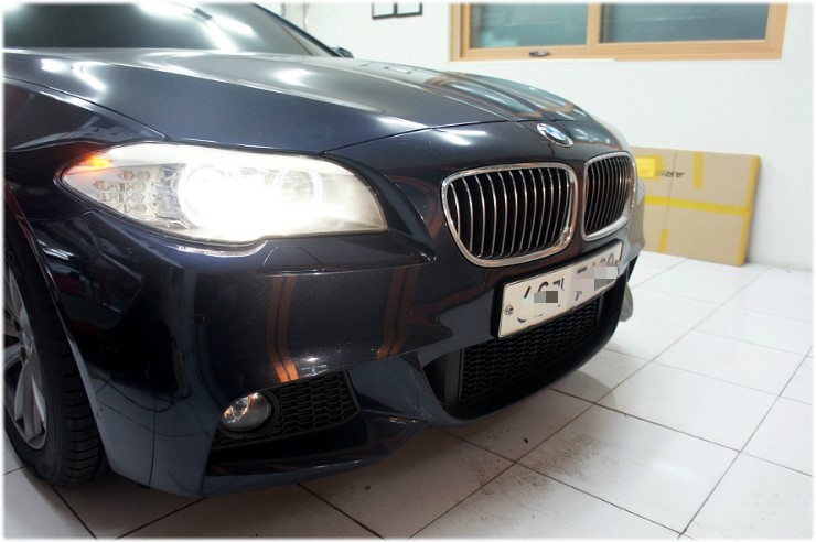BMW f10 535d 블랙박스 작업 ( BMW 535d + 블랙박스 + 파인뷰 + 블랙뷰 + 키네틱 + 나가레스 아이솔레이터 + 상시전원) 관련 이미지 2