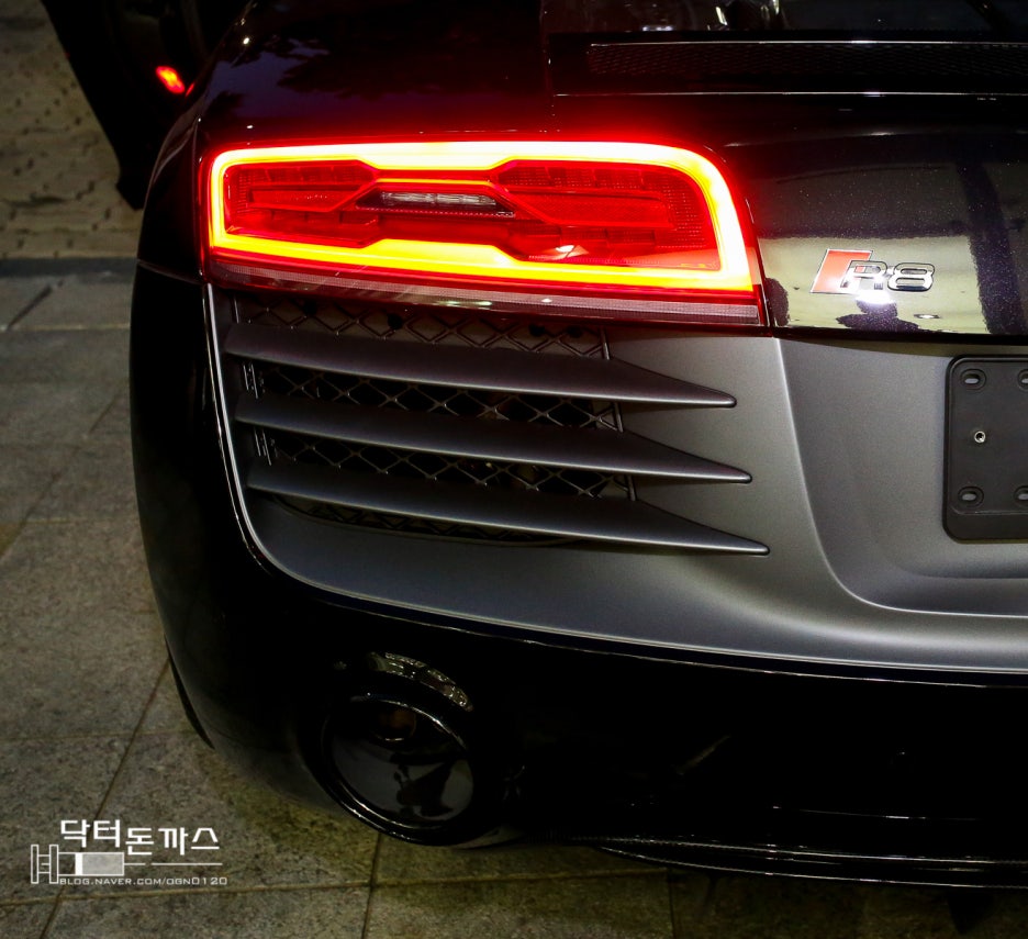 아우디 R8 V10 플러스 쿠페 출고이야기. 관련 이미지 17