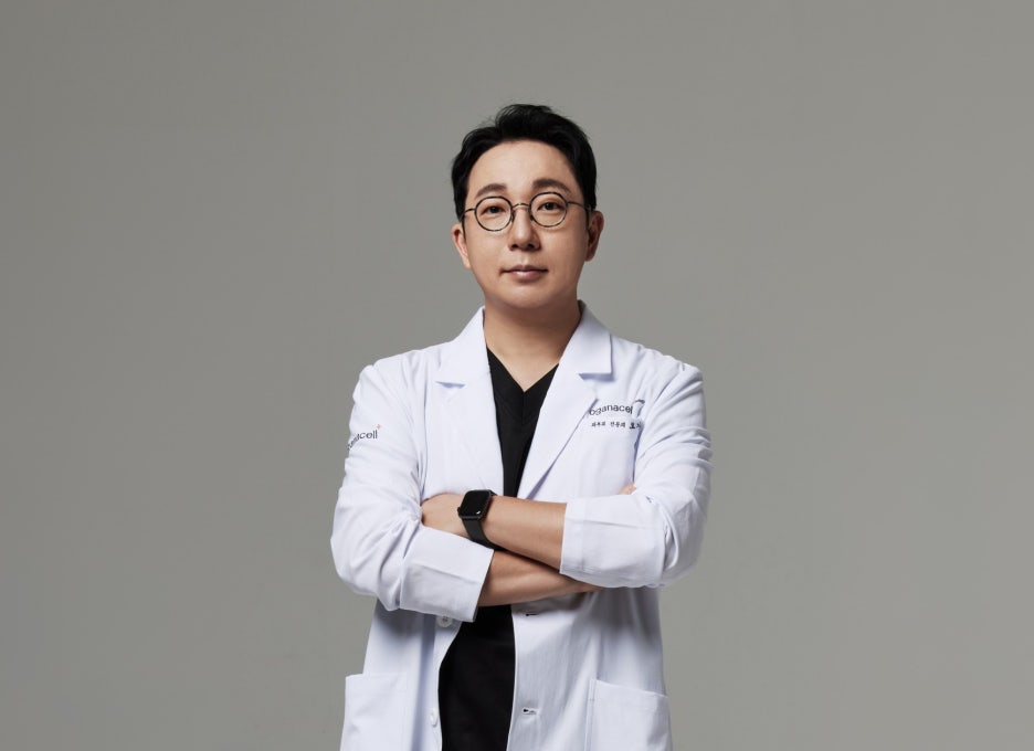 16년 전문의가 소개하는 여드름 흉터 레이저 시술 치료 사례 관련 이미지 1