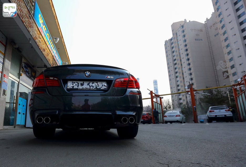 BMW M5 시승기. 괴물세단의 과거 그리고 현재(E39 M5,E60 M5,F10 M5). 관련 이미지 57