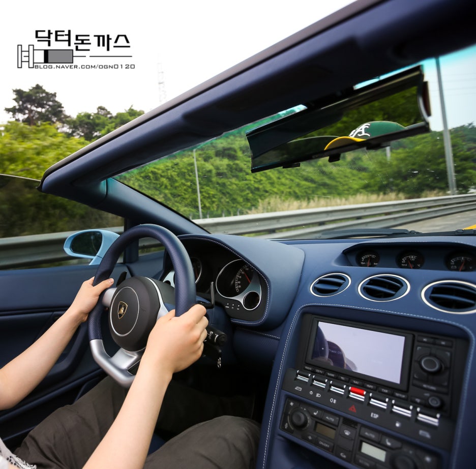 람보르기니 시승기. 람보르기니 가야르도 스파이더 시승기. 황소와의 투우시합. 관련 이미지 44