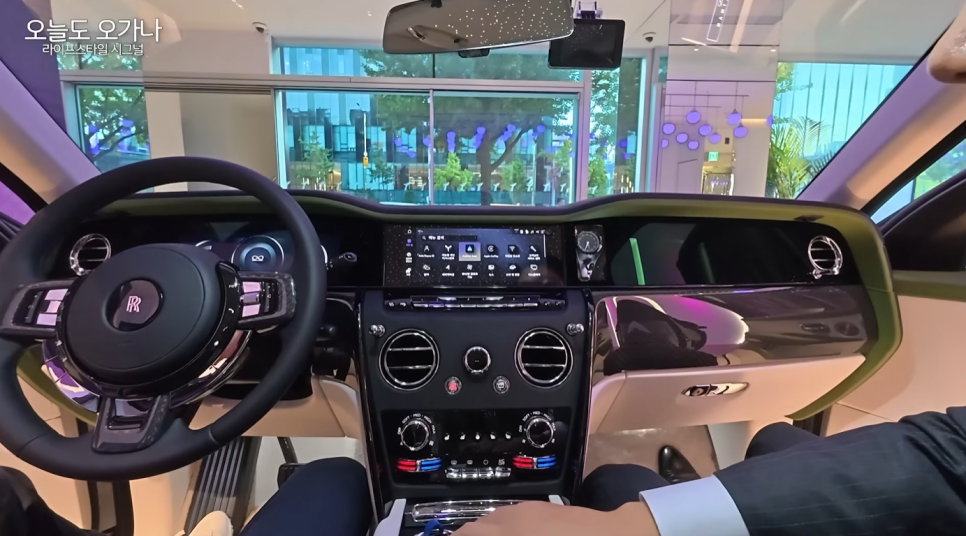 Why I Chose Rolls-Royce Instead of Bentley (Cullinan Black Badge Series II) image 1