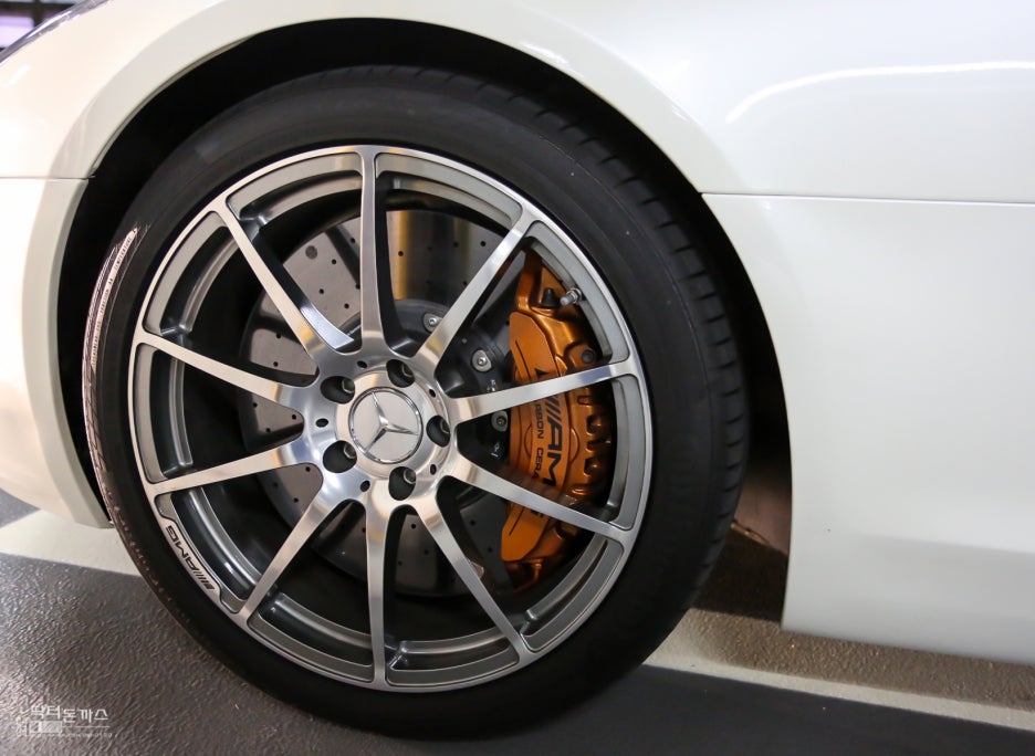 조금 특별한 벤츠 SLS 63 AMG 시승기. 관련 이미지 30