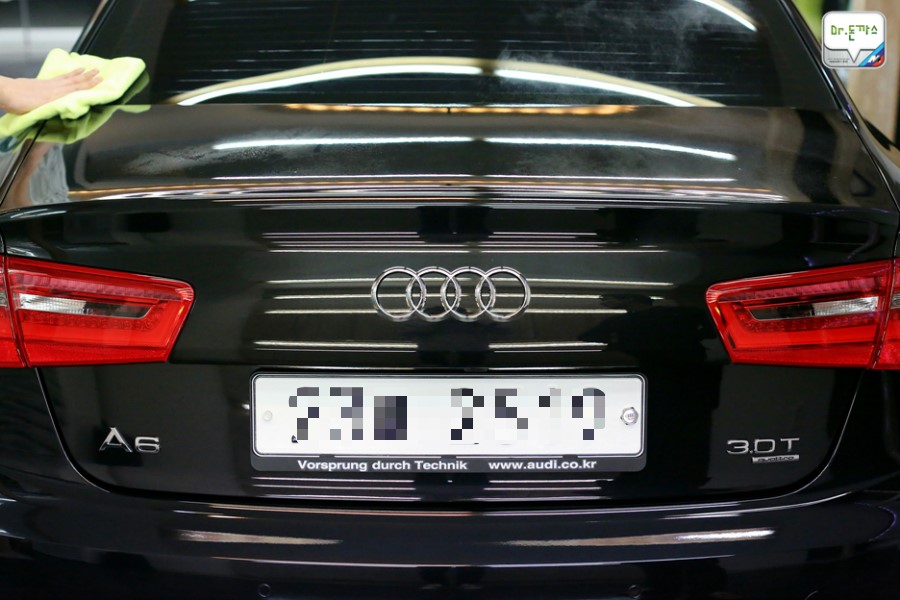 잘 팔리는차와 안 팔리는차! 아우디 A6 3.0 TFSI vs 아우디 R8 GT 스파이더 관련 이미지 8