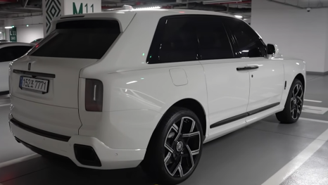 Why I Chose Rolls-Royce Instead of Bentley (Cullinan Black Badge Series II) image 3