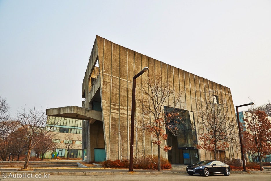 애스턴마틴 라피드s 시승기 관련 이미지 54