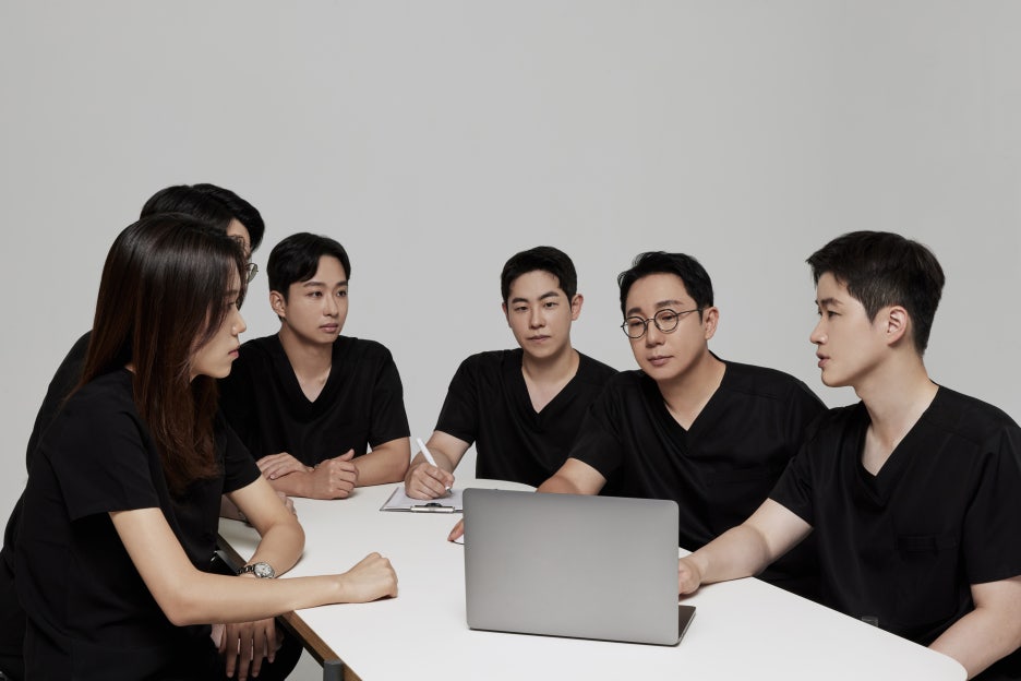청담동 피부과, 남들이 좋다는 시술 함부로 받으면 안 되는 이유 관련 이미지 16