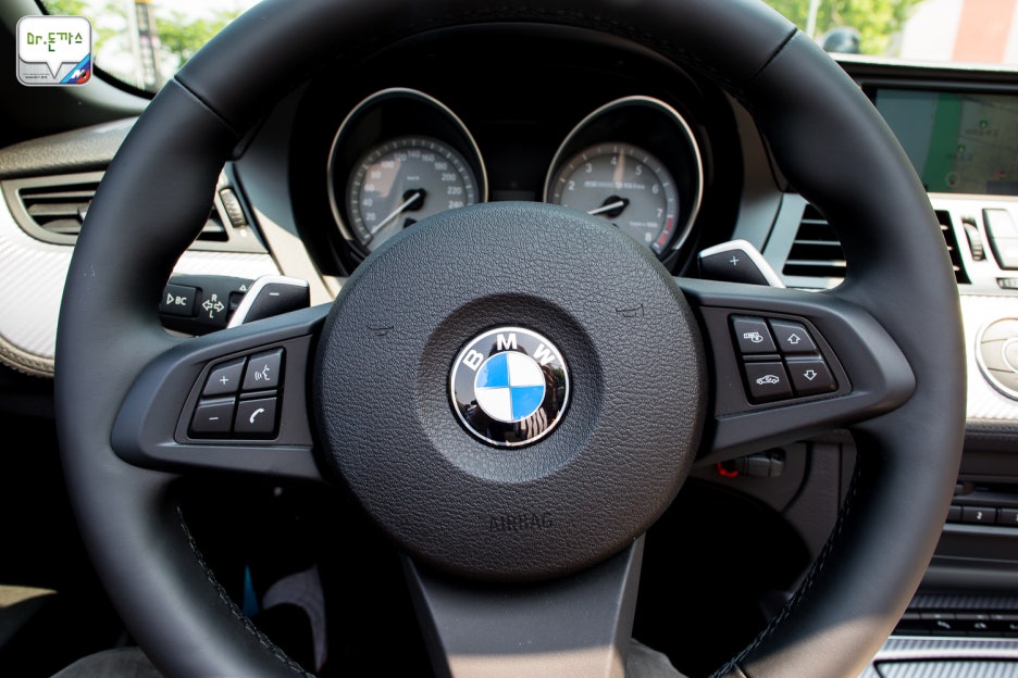 BMW z4 35is 시승기 - 엉덩이 춤을 추며 타는 로드스터의 매력. 관련 이미지 29