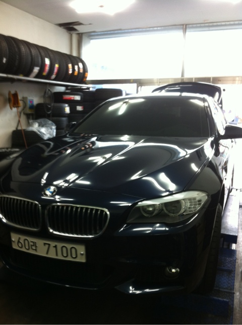 BMW f10 535d 런플렛 타이어로 돌아가기~ bmw 535d 18인치 350M 휠 장착 관련 이미지 7