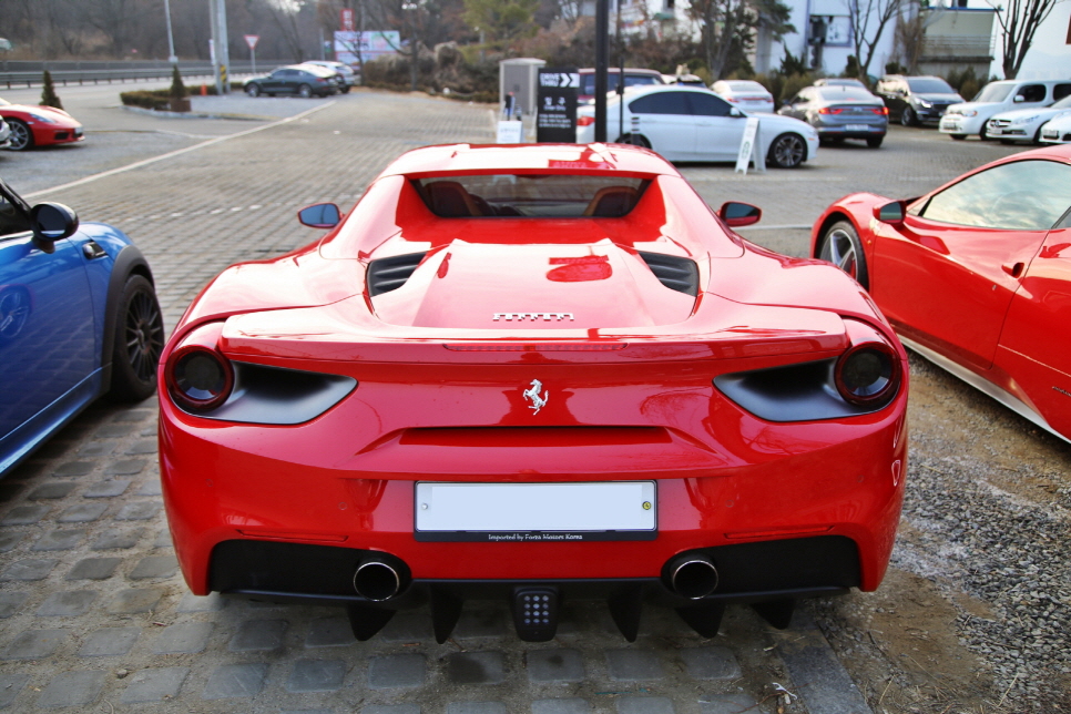 페라리 삼대가 한자리에- F430 스쿠데리아, 458 이탈리아, 488 스파이더 드라이브 관련 이미지 30