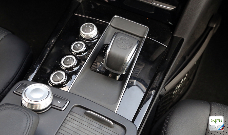 [시승기] 벤츠 e63AMG! 메르세데스 전통을 그대로 계승한 무서운 세단! + e클래스 페이스리프트 + 삼다연(논현동맛집,제주도흑돼지전문점) 관련 이미지 57