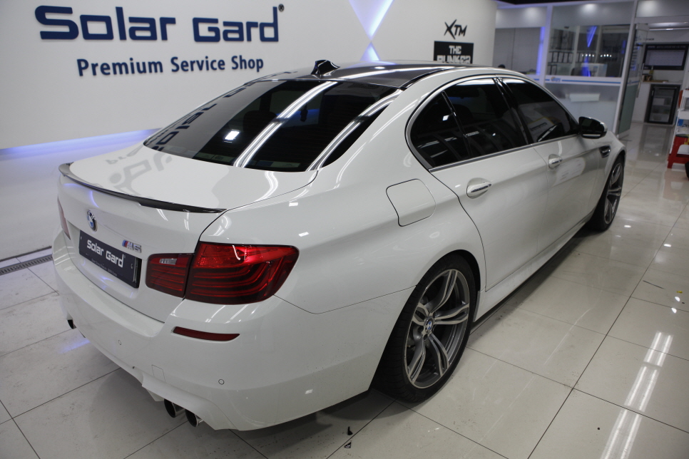 BMW M5 솔라가드 프리미엄 시공, 썬팅? 무엇이 중요할까 TSER 관련 이미지 24