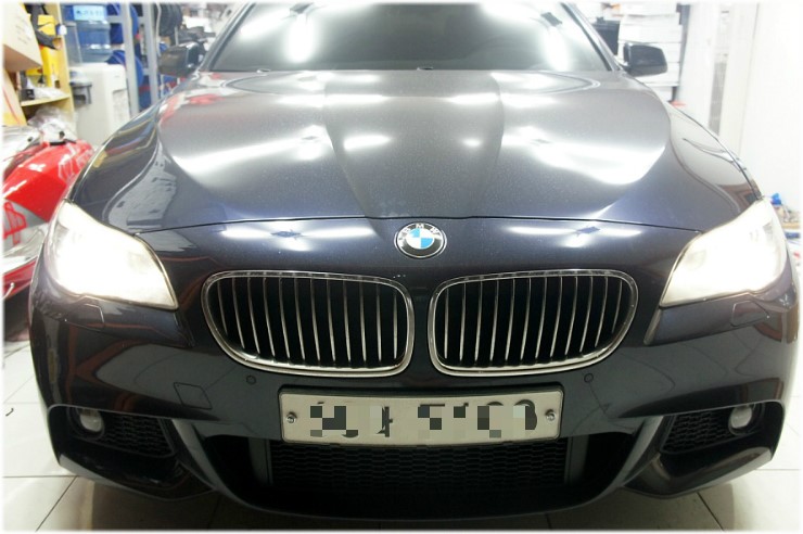 BMW f10 535d 블랙박스 작업 ( BMW 535d + 블랙박스 + 파인뷰 + 블랙뷰 + 키네틱 + 나가레스 아이솔레이터 + 상시전원) 관련 이미지 1