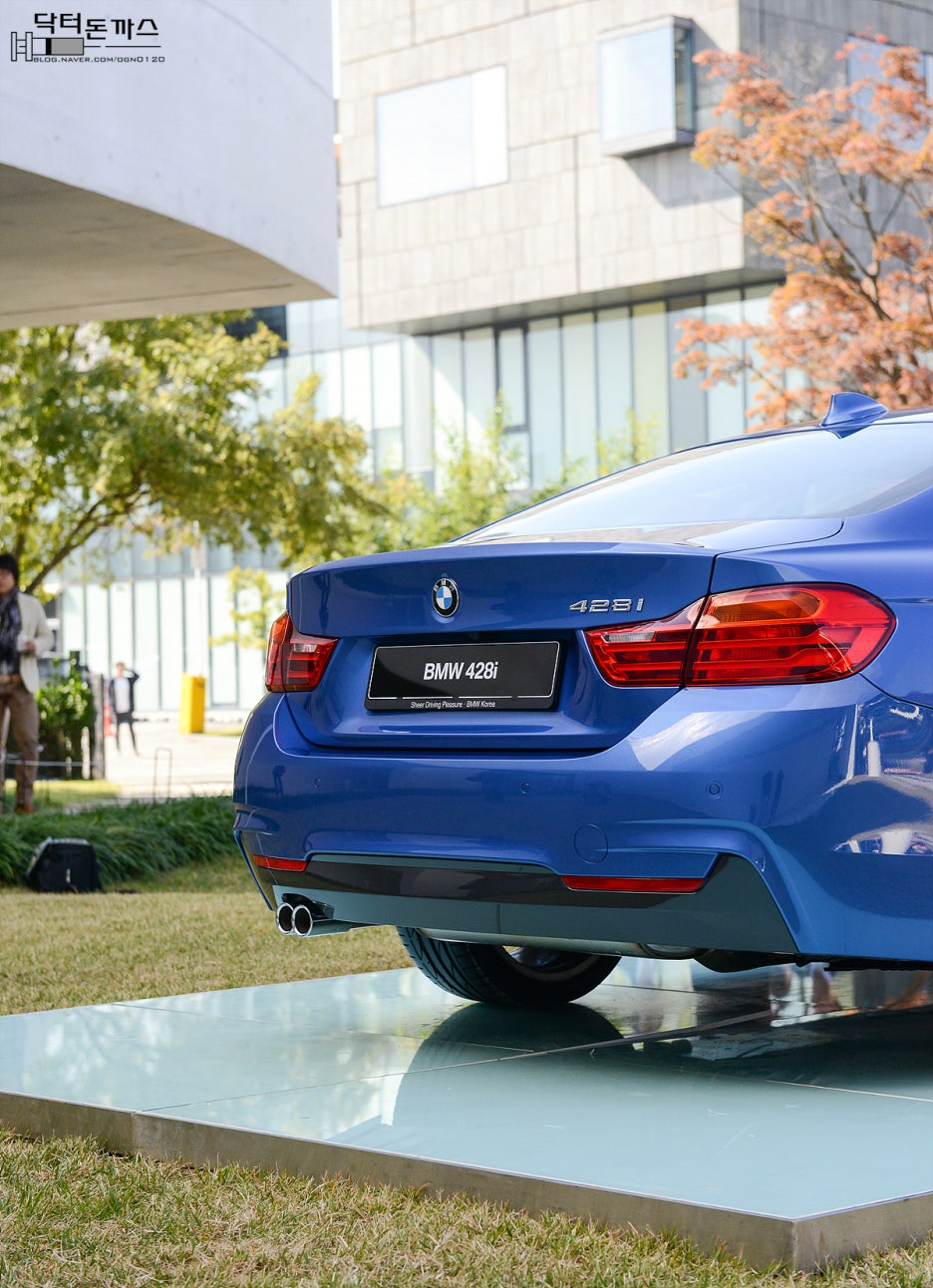 BMW 4시리즈 쿠페 디자인,사양 그리고 옵션 (BMW 428i M 스포츠 패키지+420d+M4) 관련 이미지 17