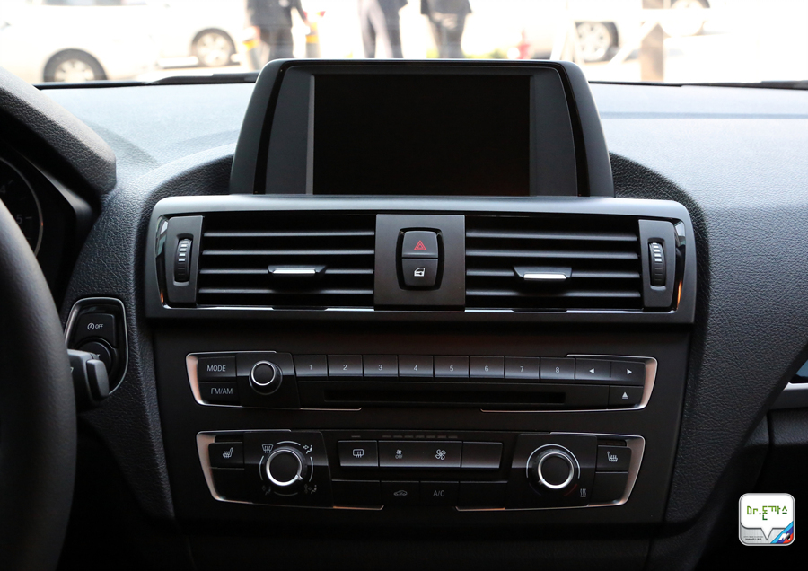 [비교시승기] BMW 뉴 1시리즈 해치백 vs 폭스바겐 골프 관련 이미지 21