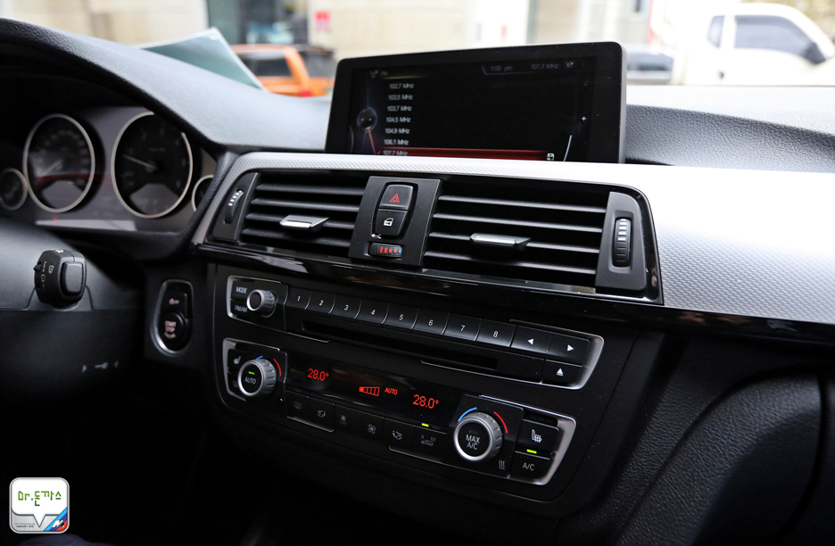 [시승기] bmw 320d 투어링 M 스포츠 패키지! 세단과 비교해서 합리적이지만 아직은 낯선 왜건! 관련 이미지 33