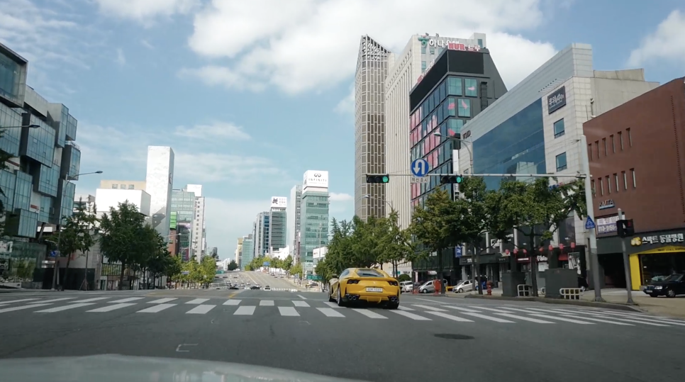지금 우리나라에서 제일 빠른 차 페라리 812슈퍼패스트를 타보았다 ! 시승기 1편 | 오프라이드오가나( Ferrari 812superfast) 관련 이미지 8