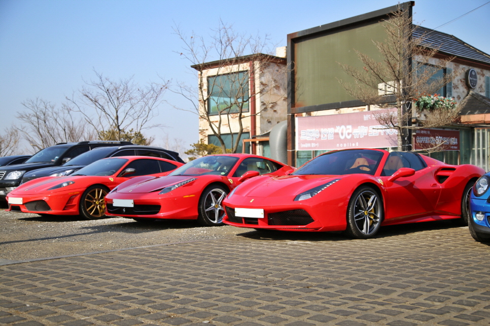 페라리 삼대가 한자리에- F430 스쿠데리아, 458 이탈리아, 488 스파이더 드라이브 관련 이미지 35
