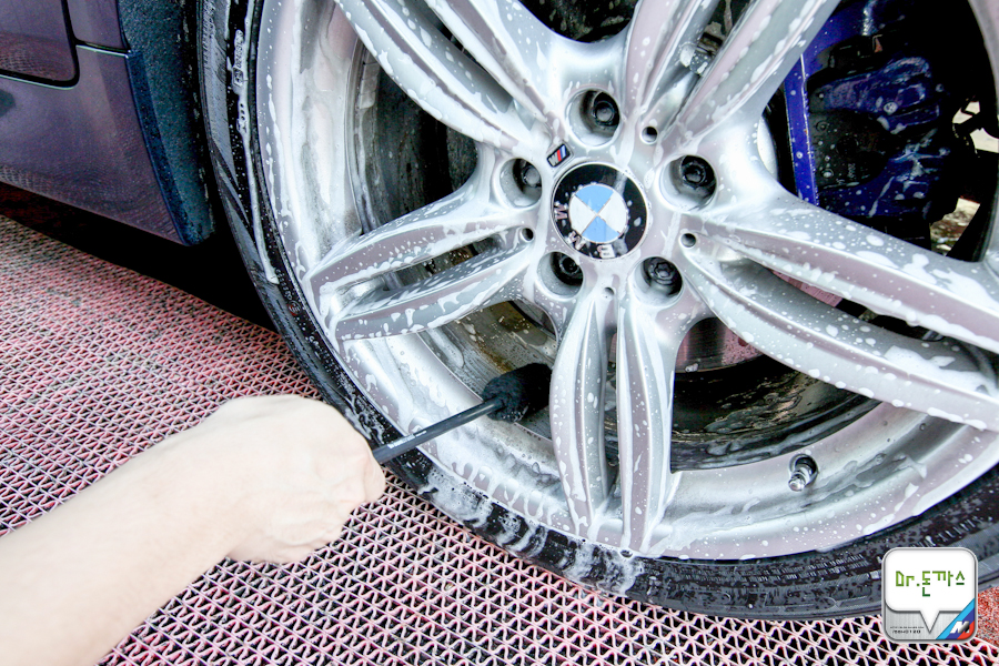 초보자를 위한 셀프 세차 방법 소개! BMW 휠 분진 해결 노하우! (왁스바르는법+유막제거하는법) 관련 이미지 29