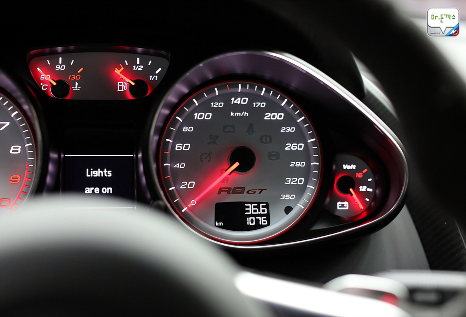 잘 팔리는차와 안 팔리는차! 아우디 A6 3.0 TFSI vs 아우디 R8 GT 스파이더 관련 이미지 45
