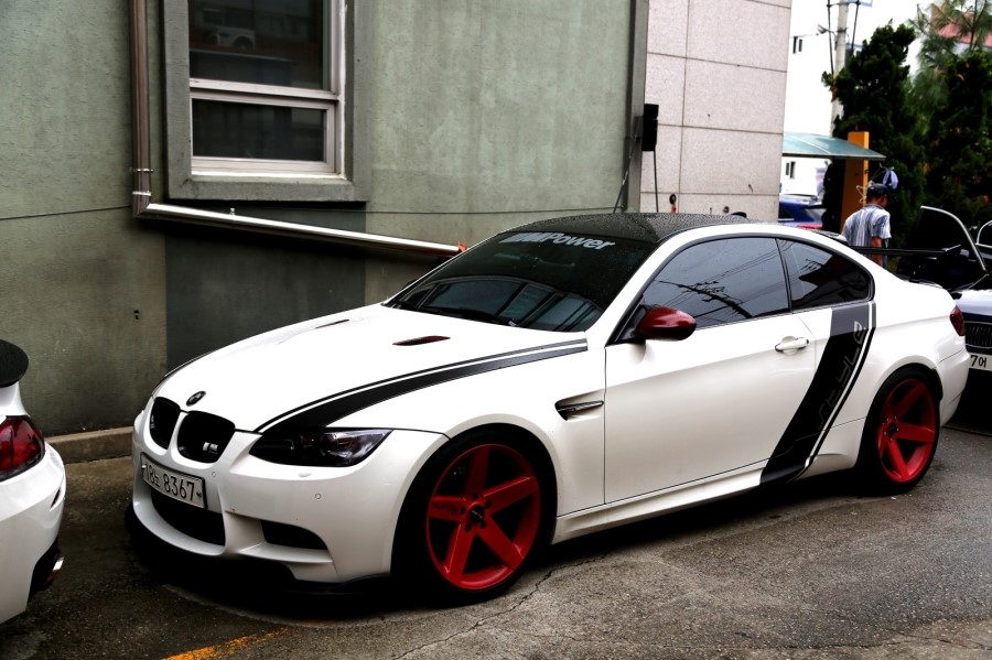 BMW e90 320d 블랙엔 화이트 에디션 하루에 두번 휠 바꾸다!! ( 광명 ez 타이어+ 산본 스타일+ 동판교 맛집+ 커피그리고사람들+브런치) 관련 이미지 47