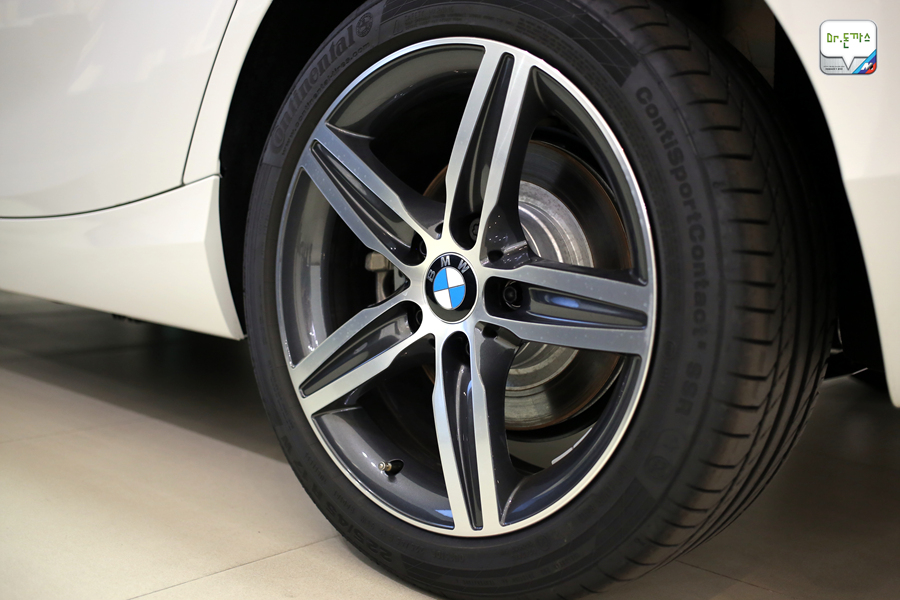 3000만원대 BMW 신형 뉴 1시리즈 해치백+118d 어반과 120d 스포츠 중에 뭘 살까? (어반과 스포츠 비교분석 ) 관련 이미지 34