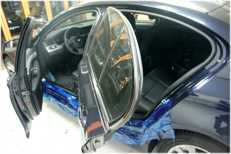 BMW f10 535d 블랙박스 작업 ( BMW 535d + 블랙박스 + 파인뷰 + 블랙뷰 + 키네틱 + 나가레스 아이솔레이터 + 상시전원) 관련 이미지 7