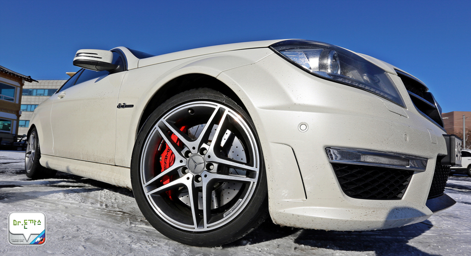 [시승기] c63 amg 쿠페 퍼포먼스 패키지 시승기 + 닥터돈까스와 오사모디(BMW 535d)가 드리는 새해인사 관련 이미지 36