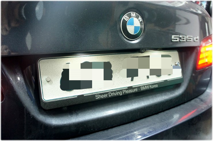 BMW f10 535d 블랙박스 작업 ( BMW 535d + 블랙박스 + 파인뷰 + 블랙뷰 + 키네틱 + 나가레스 아이솔레이터 + 상시전원) 관련 이미지 4