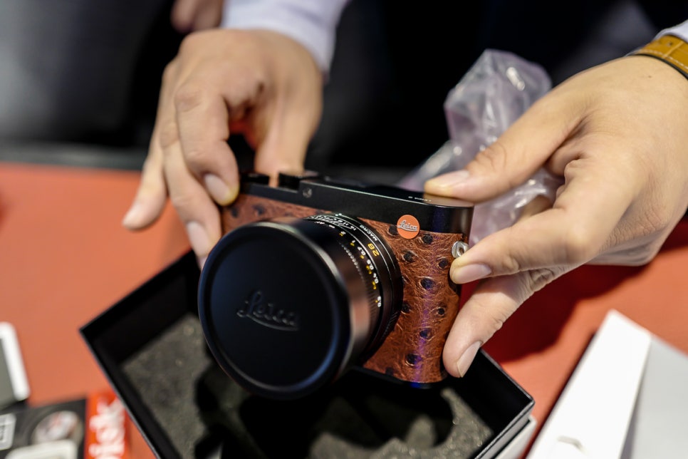 한정판 라이카Q 타조 에디션 구매 및 개봉기 LEICA Q à la carte Ostrich Style Embossed via 반도카메라 관련 이미지 19
