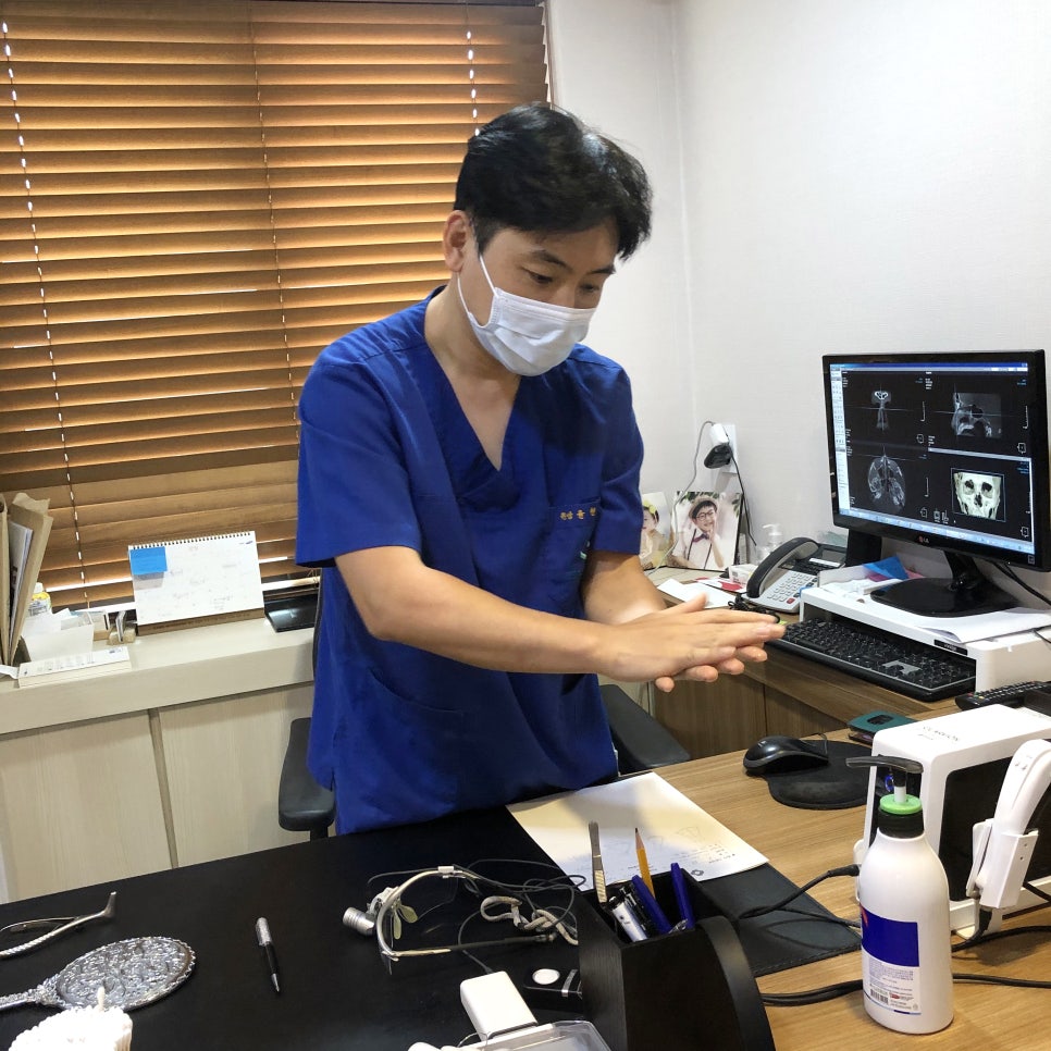 Efforts for a Clean Consultation with Alcohol Disinfectant image 2