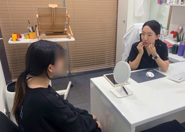 Hongdae Lip Filler: A Complete Guide to Pain, Swelling, and Design Before and After image 10