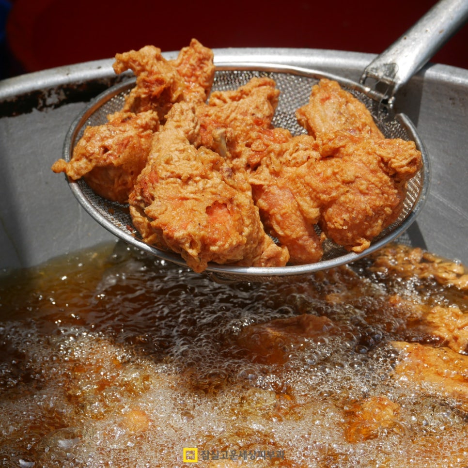 여름철 여드름, 악순환을 끊는 피부 관리법 관련 이미지 4