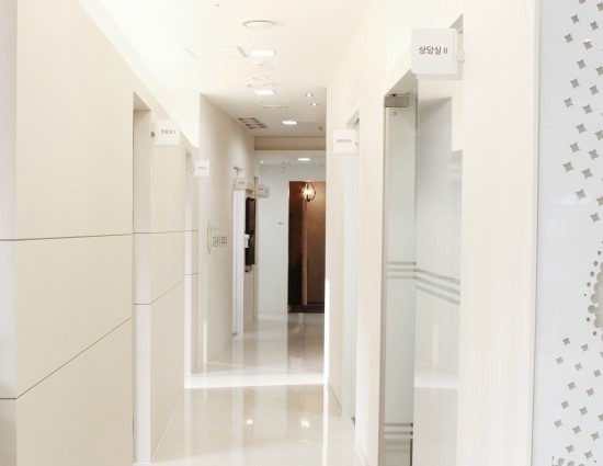 피부 오돌토돌 고민해결! 메디컬스킨케어 스킨스케일링과 함께 한여름에도 맑은 피부로 거듭나요! (잠실고운세상피부과/잠실피부과추천/잠실역피부과) 관련 이미지 5