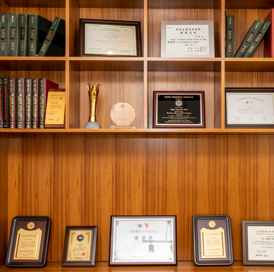 Introduction to Lee Seongjun, Chief Director of Liting Plastic Surgery Seoul Branch, a Doctor Devoted to Lifting image 3
