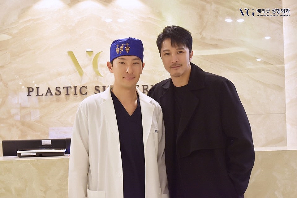 배우 조동혁,한정수씨 / 가수오션출신멤버들께서 베리굿 성형외과를 방문해 주셨습니다 관련 이미지 3