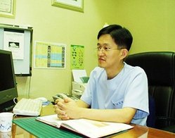 Duhan Plastic Surgery Revision Double Eyelid Surgery image 1