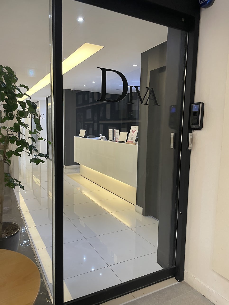 눈두덩이지방제거 처짐을 개선하고자 한다면 관련 이미지 5