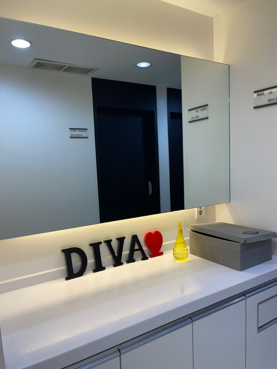 눈밑지방제거 고민하고 있다면 자신의 얼굴에 가장 맞게 관련 이미지 10