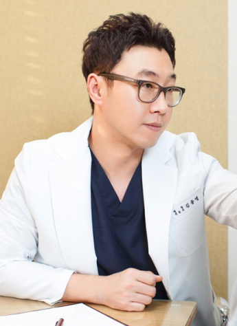 [디바성형외과] 노화로 인한 처진눈 ∙ 꺼진눈&hellip; 상안검, 하안검수술 및 지방이식으로 개선 관련 이미지 6