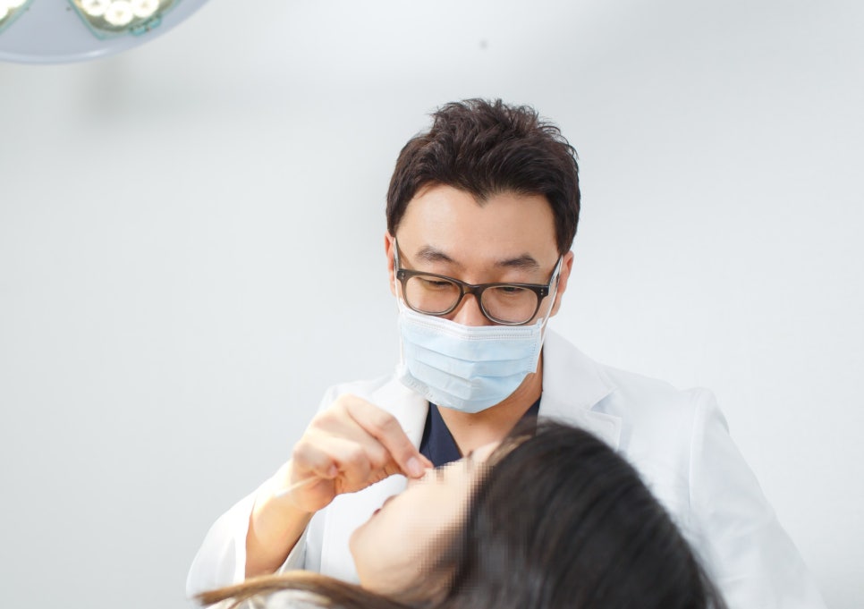 [디바성형외과][알아두면 좋은 성형외과의 모든 것]복코∙콧볼 축소 고민&hellip;개인 맞춤형 시술 적용 핵심 관련 이미지 3