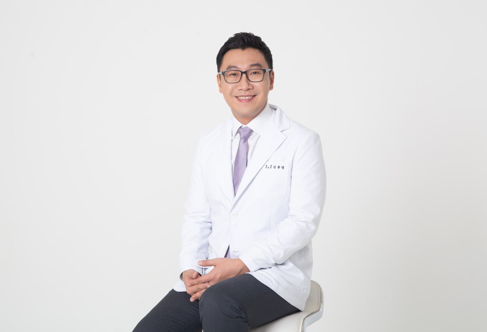 [디바성형외과][성형외과 시술 제대로 알기]눈 밑에 찾아온 노화&hellip;하안검 수술, 눈밑지방재배치로 개선 관련 이미지 3