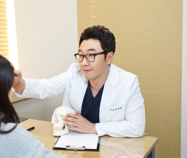 [디바성형외과] 새해 동안성형... 눈밑 노화 개선하는 하안검, 눈밑지방제거 등 다크서클 수술 관심 관련 이미지 6