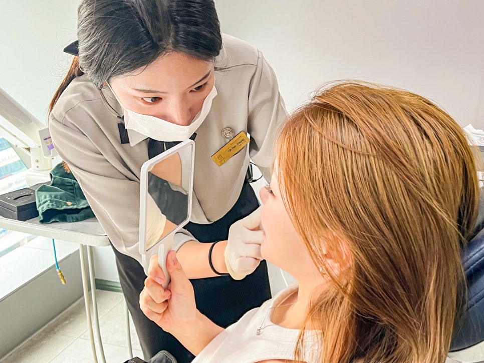 연예인라미네이트 균일하고 하얀치아를 원한다면 블랙필름 관련 이미지 5