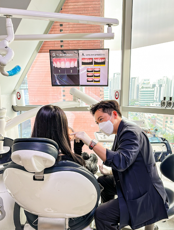 교정 후 라미네이트 치아삭제 없는 블랙필름 관련 이미지 5